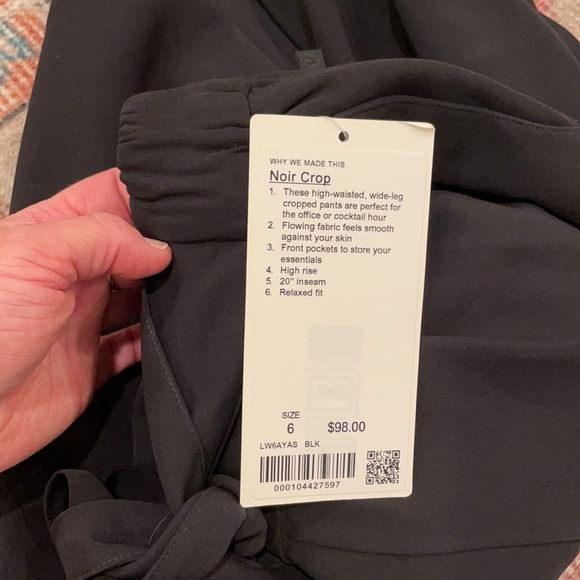 Lululemon Noir Crop - Picture 2 of 6